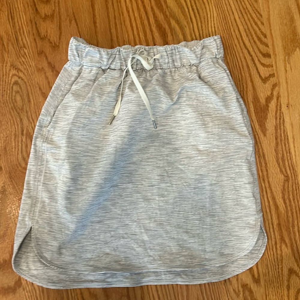 Like new lululemon skirt